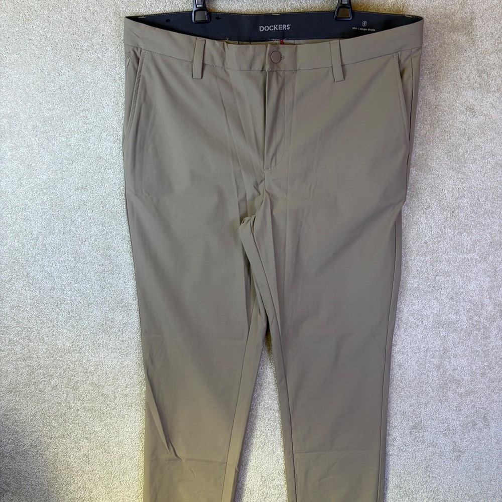 Dockers Chino Pants Mens 36x32 Khaki Slim Fit Performance Travel DM35WB605S NWOT